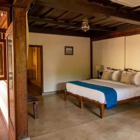 Sawantwadi Palace Boutique Art Hotel Exterior photo