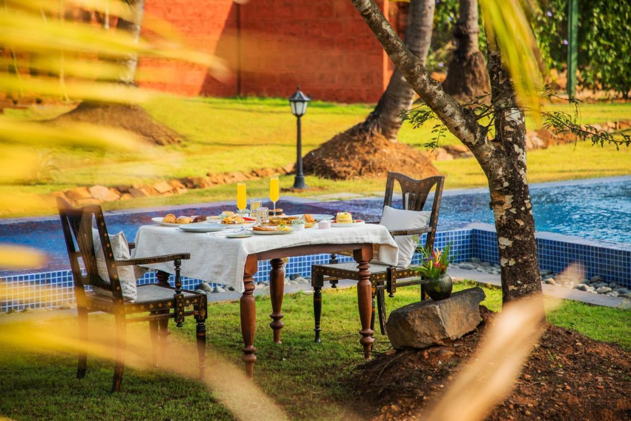 Sawantwadi Palace Boutique Art Hotel Exterior photo