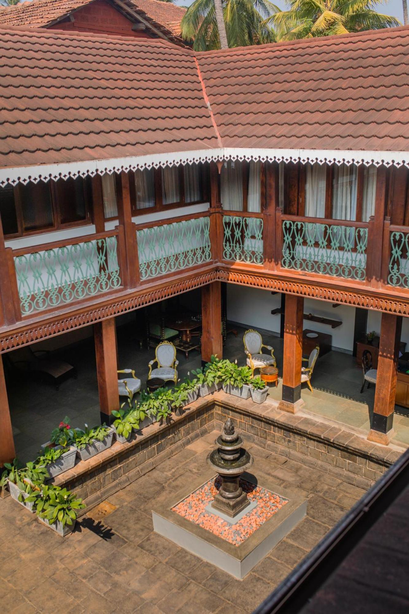 Sawantwadi Palace Boutique Art Hotel Exterior photo