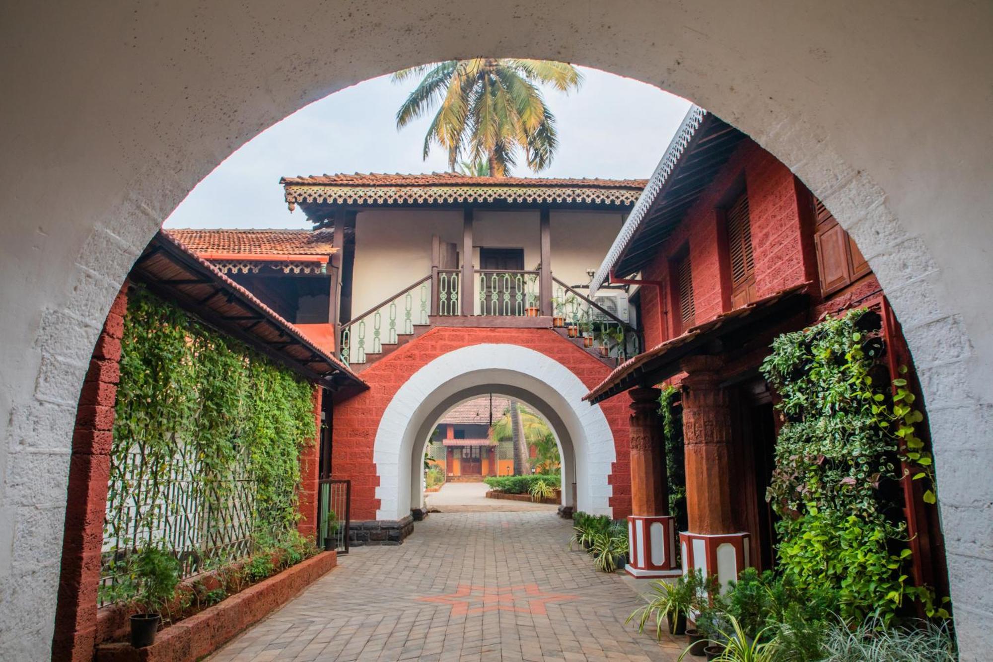 Sawantwadi Palace Boutique Art Hotel Exterior photo