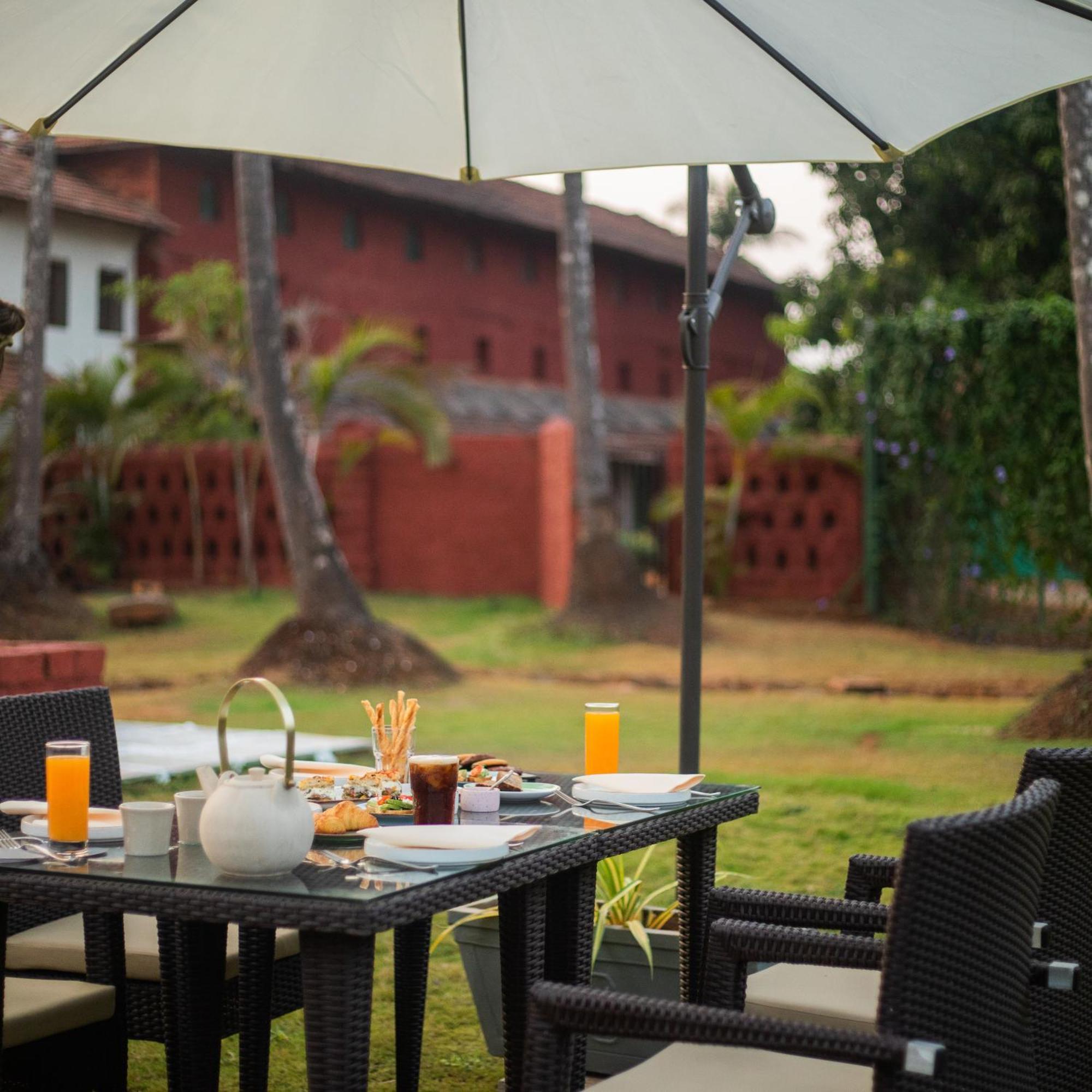 Sawantwadi Palace Boutique Art Hotel Exterior photo