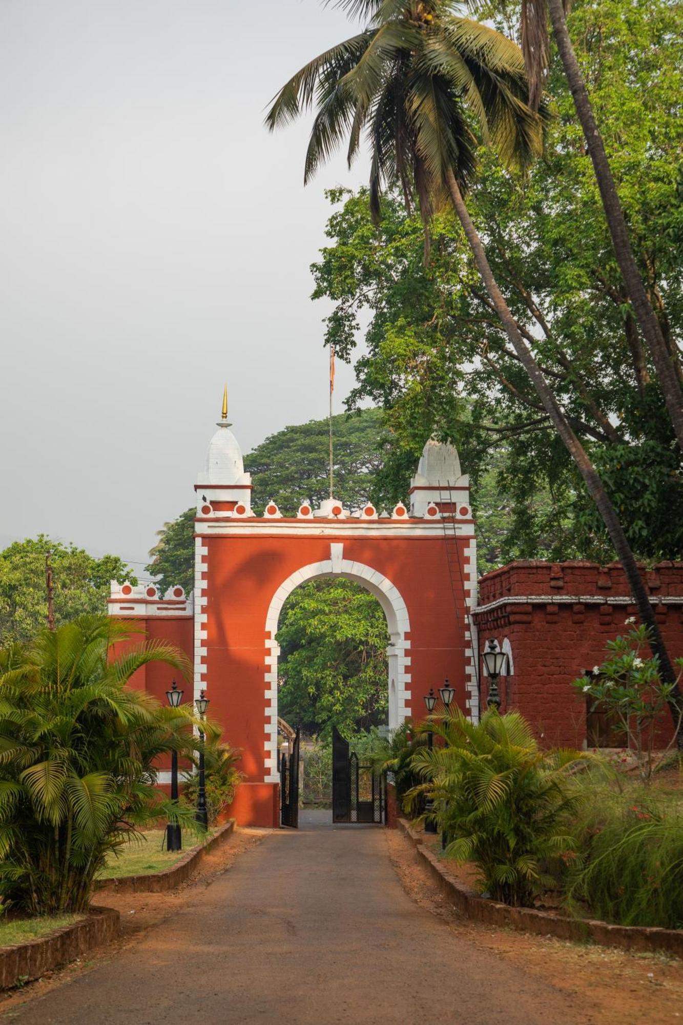 Sawantwadi Palace Boutique Art Hotel Exterior photo