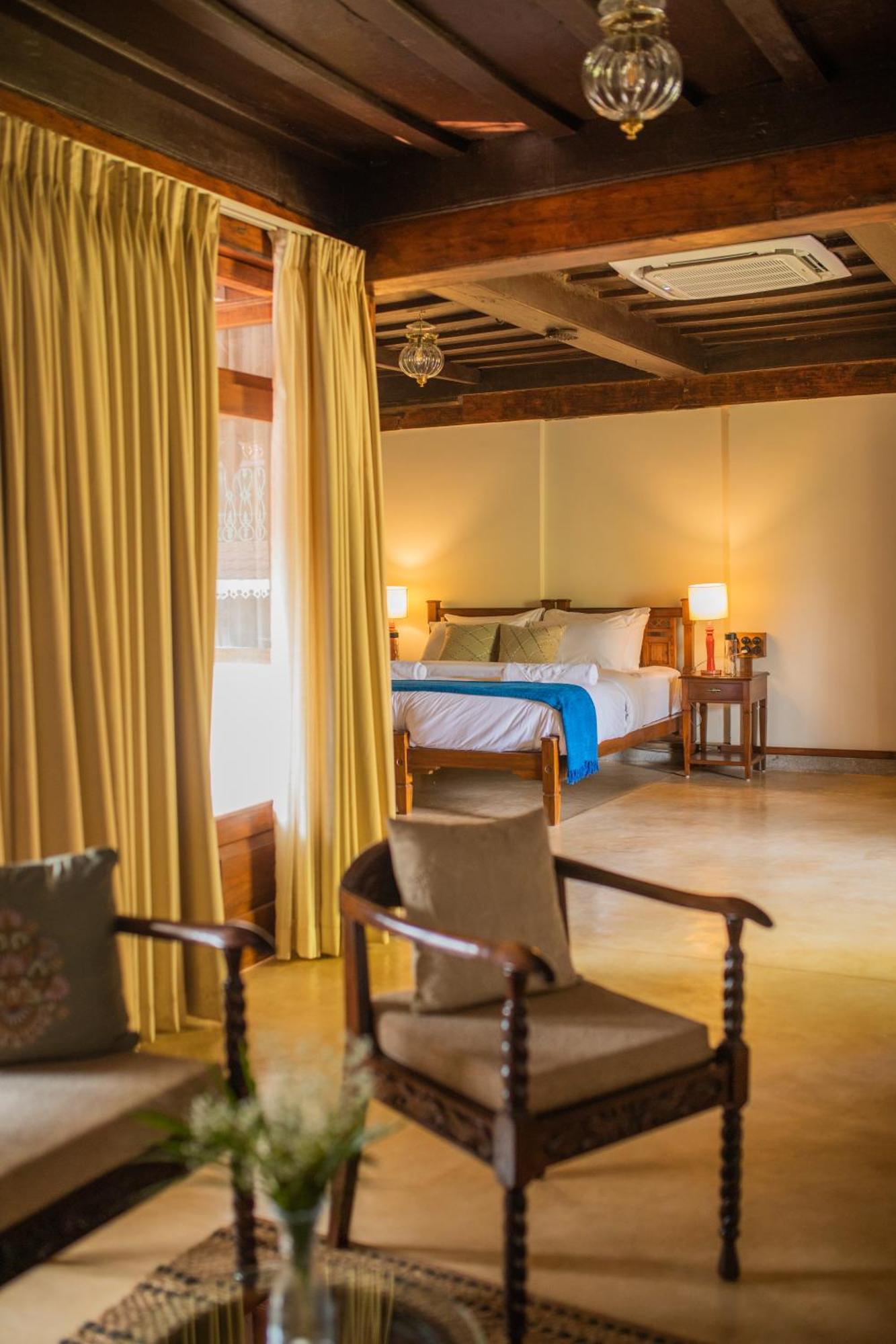 Sawantwadi Palace Boutique Art Hotel Exterior photo