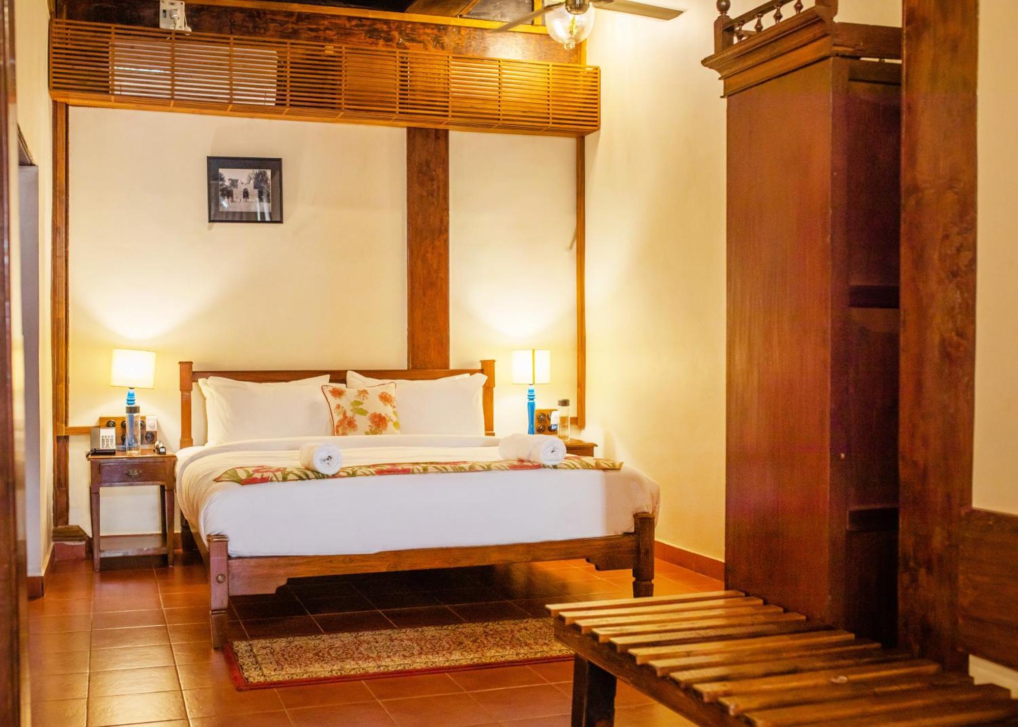 Sawantwadi Palace Boutique Art Hotel Exterior photo