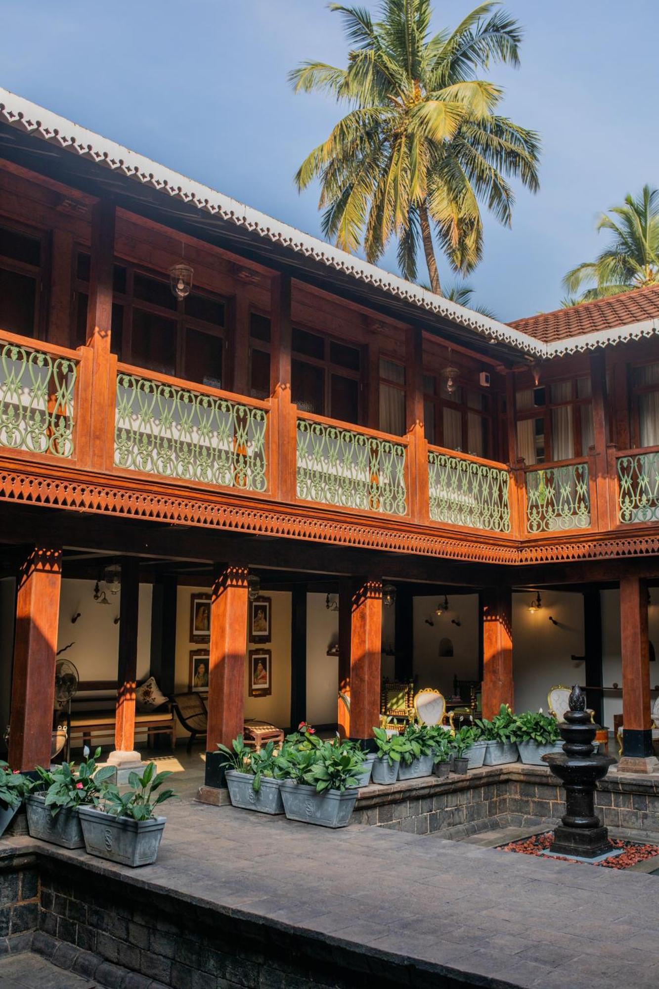 Sawantwadi Palace Boutique Art Hotel Exterior photo