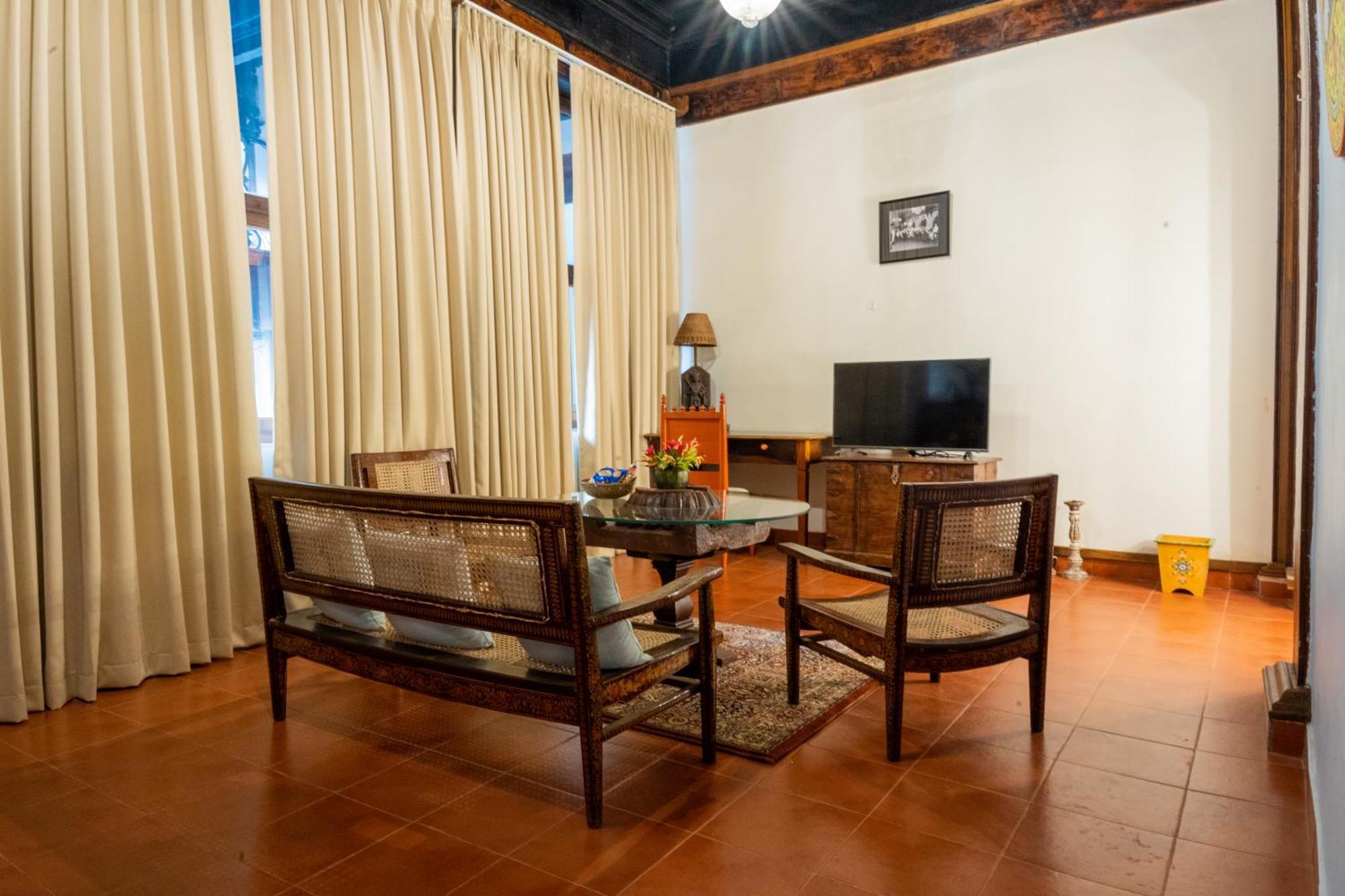 Sawantwadi Palace Boutique Art Hotel Exterior photo